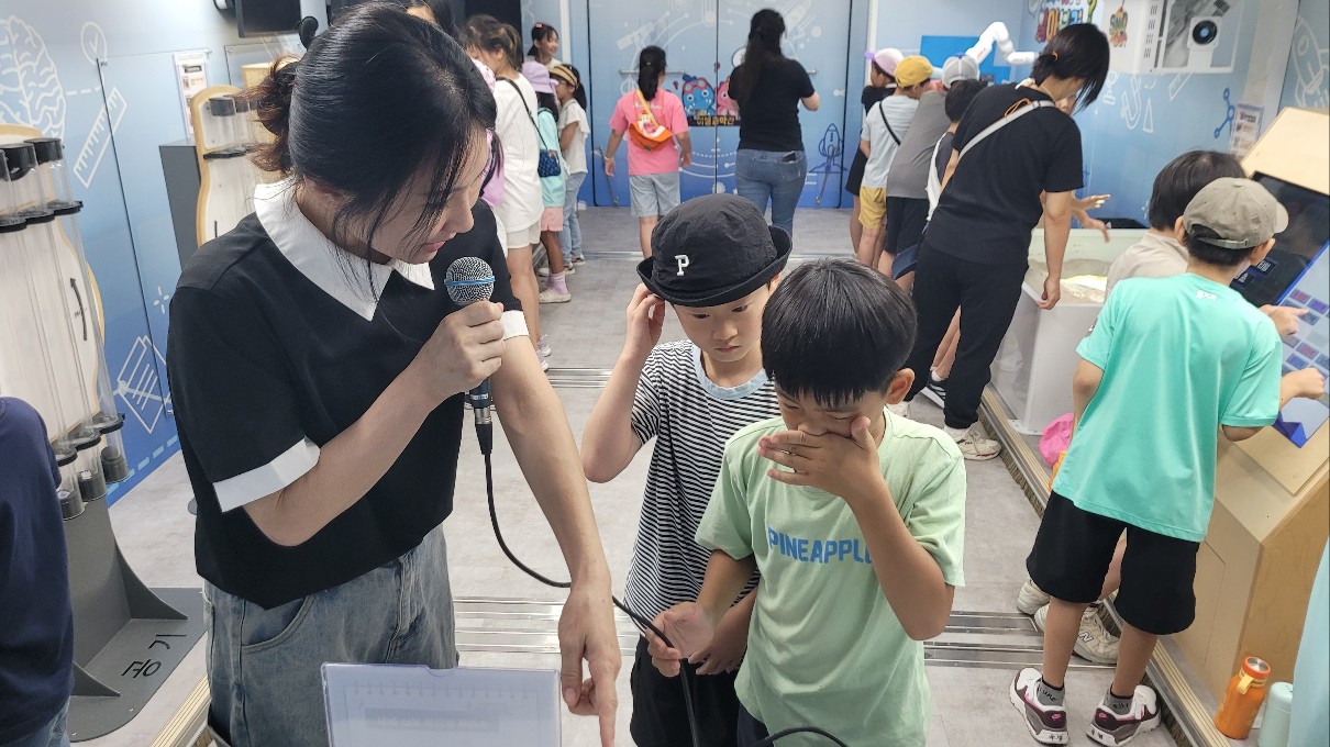 
															
															
																
																	경남과학교육원, 9월 창원·진주서 이동과학관 운영 [1번째 이미지]
																
																
															
														